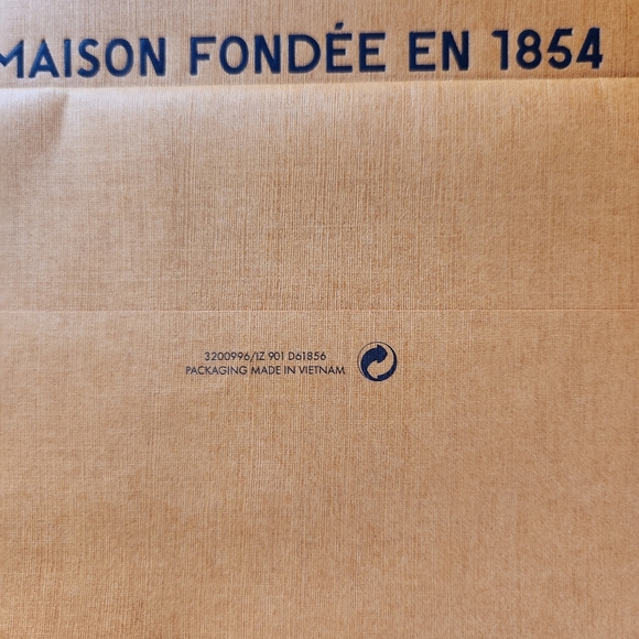 Louis Vuitton Large Empty Paper Gift Shopping Tote Bag 21"x19”x4.75” Decor - Picture 2 of 7